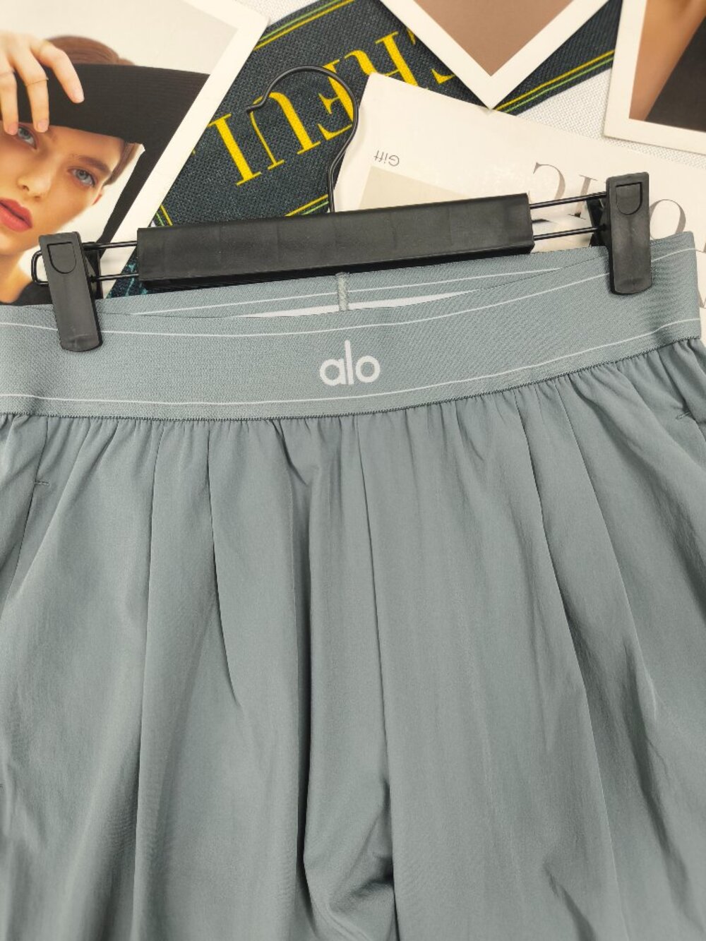 NWT Alo Yoga Suit Up Trouser💐Relaxed Casual Pants Easy to Style🤗(Regular) - Picture 4 of 7